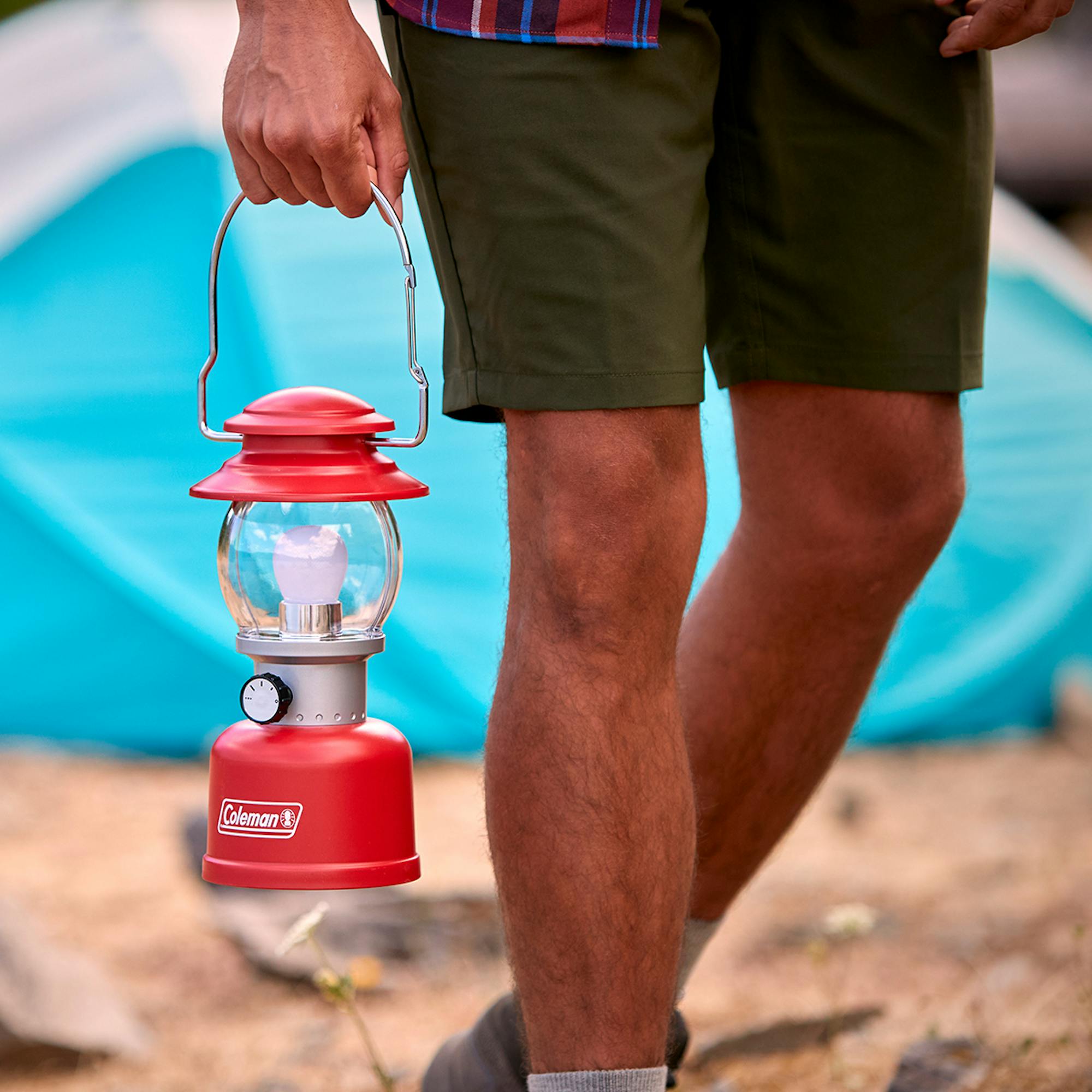 Coleman レッドランタン エコクリーン付き Coleman Classic 500 Lumens LED Lantern, Red | Coleman