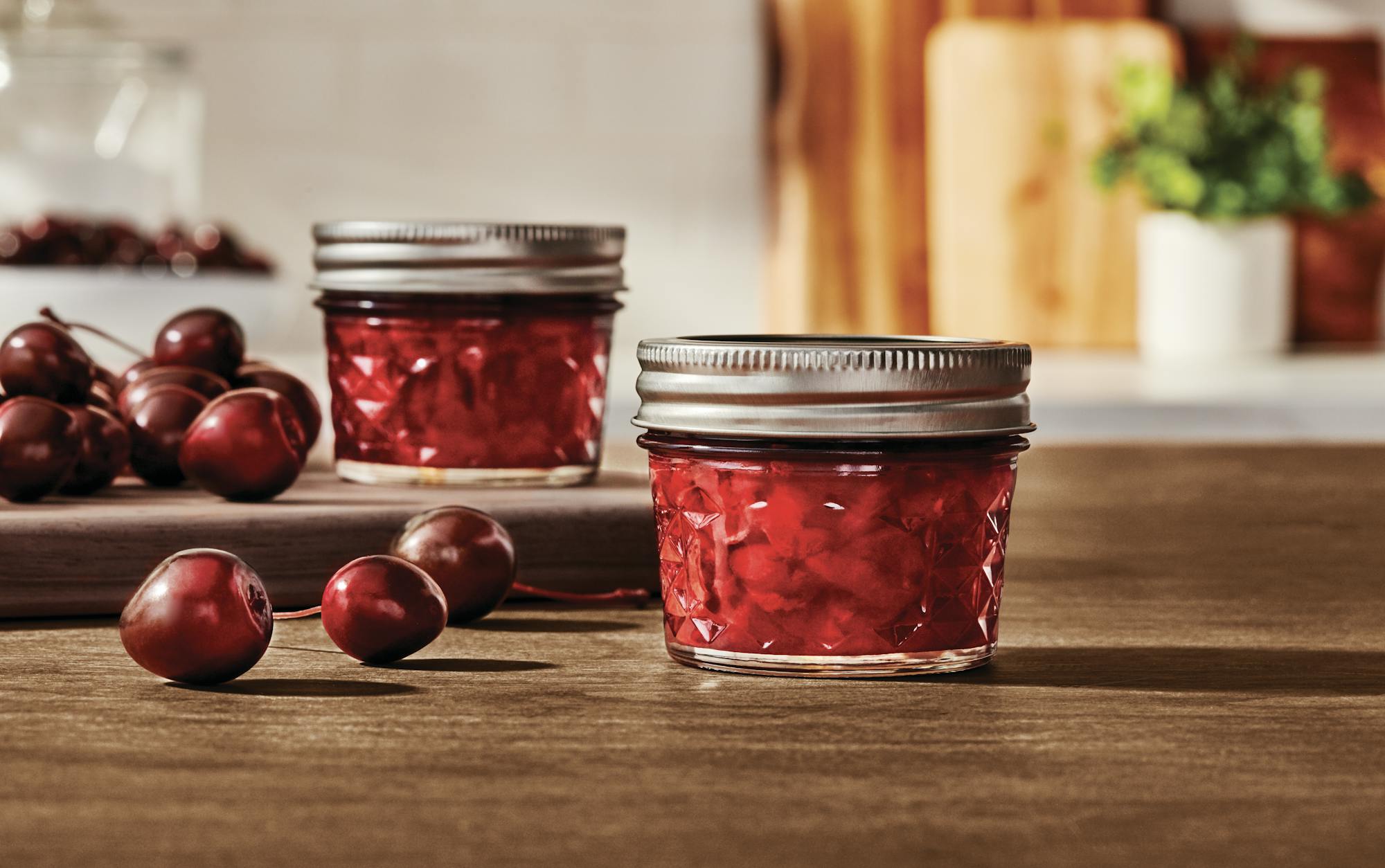 ヴィンテージ　Ball キルティング　ジェリージャー Ball® Quilted Crystal Jelly Jars & Lids, Regular Mouth | Ball