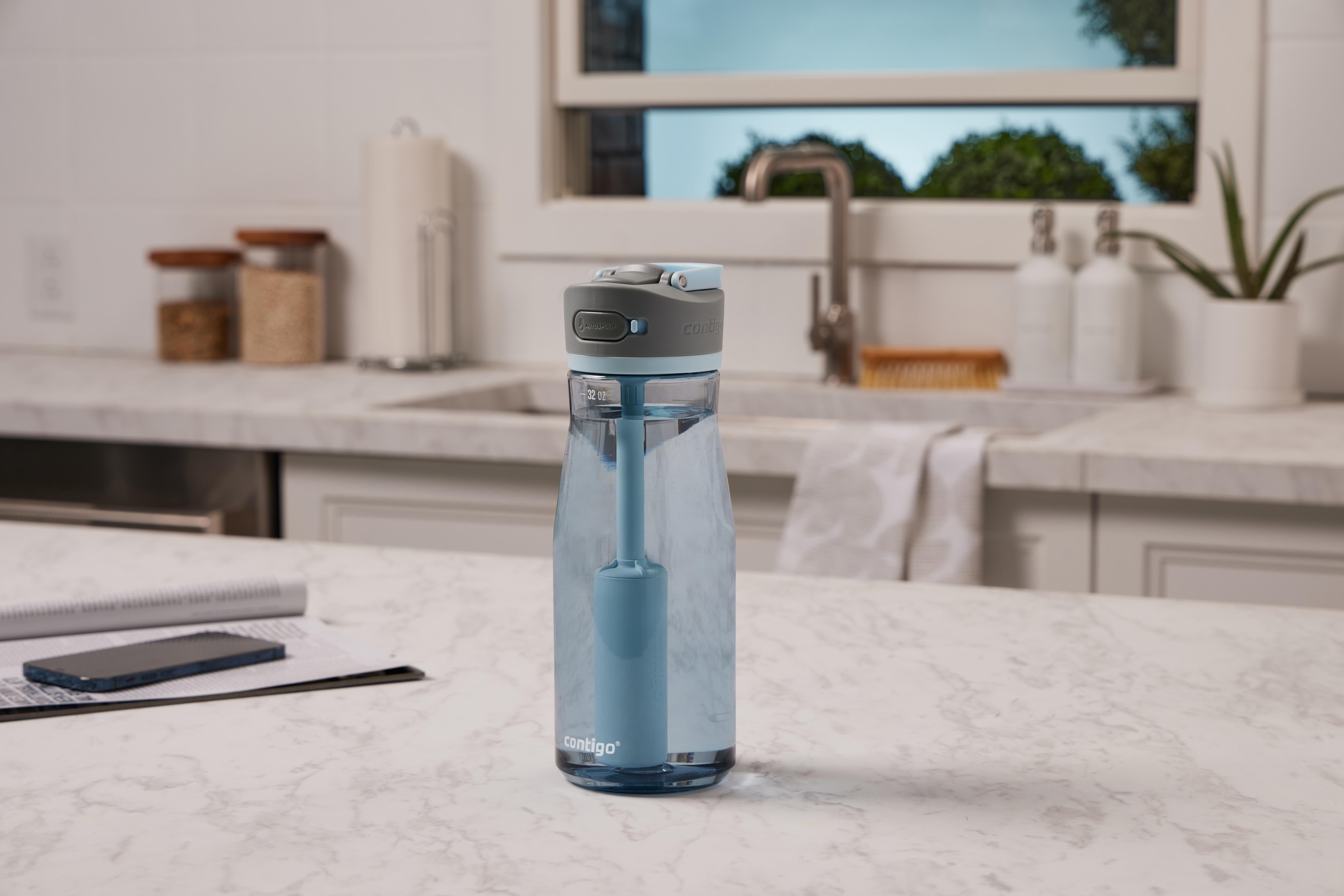 Contigo Wells Plastic Filter Water Bottle with AUTOSPOUT Straw Lid, 32 Oz.