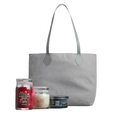 Yankee Candle®️ 3 Piece Signature Candle Gift Set with FREE Tote Bag